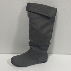 SO Women’s Boots, Grey Size 7